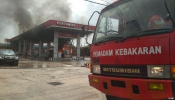 Pangkalpinang --- Terjadi Kebakaran hebat di SPBU Jl. Ahmad Yani Dalam, Jalan Baru Kota Pangkalpinang.,